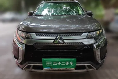 Mitsubishi Outlander 2020, 157100 км, за 69033.38 CNY