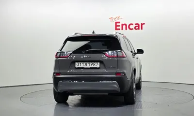 Jeep Cherokee 2021, 108107 км, за 16000000 KRW