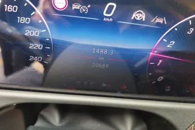 Mercedes-Benz E-Class 2025, 20700 км, за 344643.56 CNY - фото 11