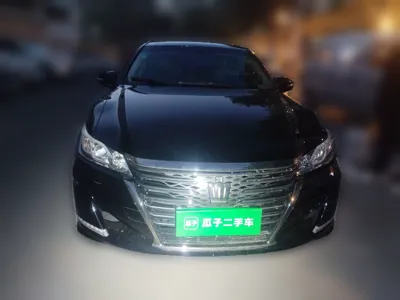 Toyota Crown 2018, 92400 км, за 118865.3 CNY