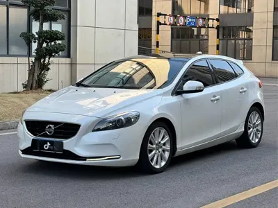 Volvo V40 · 2014 год
