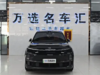 Li Auto Li L8 · 2025 год