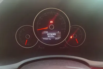 Volkswagen Beetle 2018, 95200 км, за 72887.83 CNY - фото 12