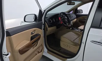Kia Canival 2016, 124224 км, за 11990000 KRW - фото 10