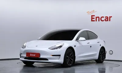 Tesla Model 3 · 2020 год