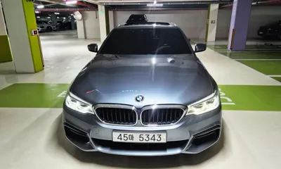 BMW 5-Series · 2017 год
