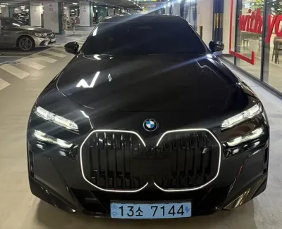 BMW i7 · 2024 год