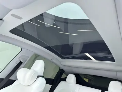 Tesla Model Y 2026, 6000 км, за 276800 CNY - фото 20