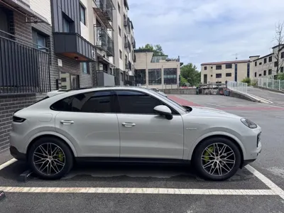 Porsche Cayenne 2025, 23500 км, за 162940000 KRW
