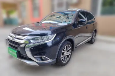 Mitsubishi Outlander · 2018 год