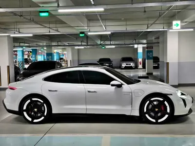 Porsche Taycan 2021, 44050 км, за 99000000 KRW