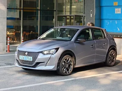 Peugeot 208 · 2022 год
