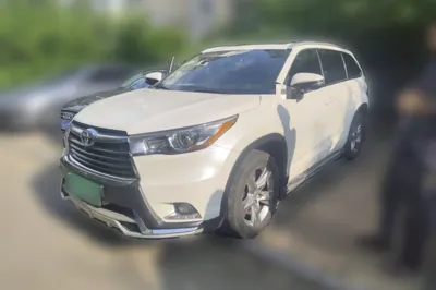 Toyota Highlander 2015, 68800 км, за 99141.58 CNY - фото 1