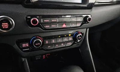 Kia Niro 2018, 132035 км, за 12200000 KRW - фото 20