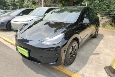 Tesla Model Y 2022, 70200 км, за 179418.34 CNY - фото 1