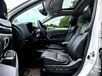 Mitsubishi Outlander 2020, 120000 км, за 58800 CNY