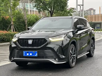 Toyota Crown Kluger · 2021 год