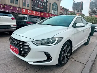 Hyundai Elantra 2019, 98000 км, за 43800 CNY - фото 1