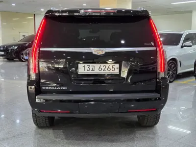 Cadillac Escalade 2017, 104588 км, за 28700000 KRW