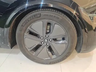 Li Auto Li L8 2025, 9400 км, за 263800 CNY - фото 6