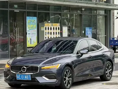 Volvo S60 · 2021 год