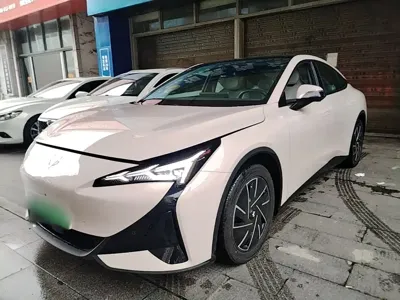 Arcfox Alpha S5 · 2025 год