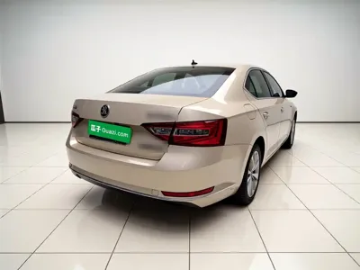 Skoda Superb 2019, 60900 км, за 53400 CNY