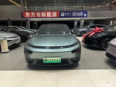 Xpeng P7 · 2023 год