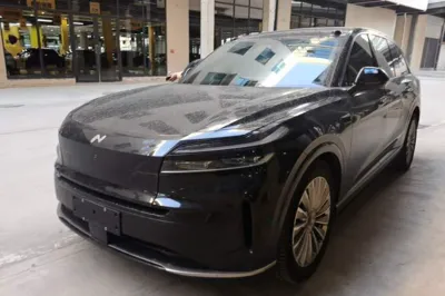 ONVO Luxeed L90 · 2025 год