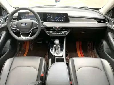 Ford Escort 2021, 10000 км, за 37800 CNY - фото 4
