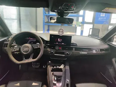 Audi RS 4 2024, 25000 км, за 498000 CNY