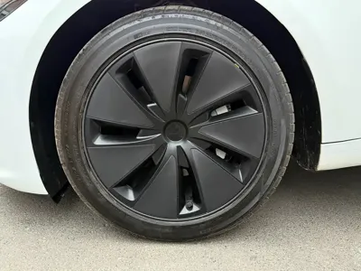 Tesla Model 3 2026, 6000 км, за 165000 CNY - фото 13
