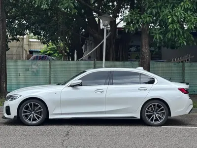 BMW 3 Series 2022, 40000 км, за 148500 CNY