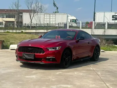 Ford Mustang · 2017 год