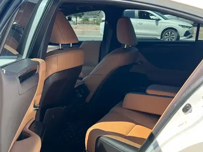 Lexus ES 2018, 69000 км, за 139800 CNY - фото 6