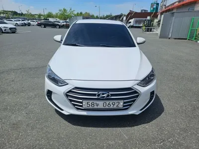 Hyundai Avante 2017, 135740 км, за 8600000 KRW