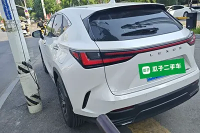 Lexus NX 2022, 4400 км, за 207176.22 CNY