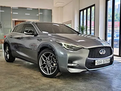 Infiniti Q30 · 2017 год