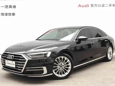 Audi A8 · 2022 год