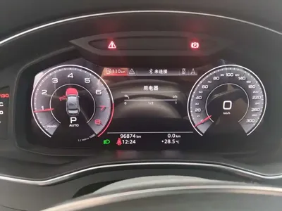 Audi A6L 2019, 96900 км, за 178100 CNY - фото 13