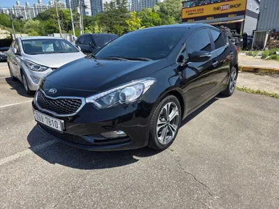 Kia K3 · 2015 год