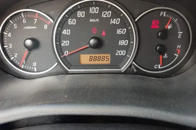 Suzuki Swift 2016, 88800 км, за 23147.09 CNY - фото 12