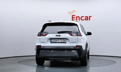 Jeep Cherokee 2021, 31818 км, за 18800000 KRW