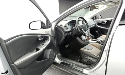 Volvo V40 2015, 56470 км, за 11300000 KRW - фото 10