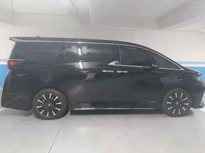 Toyota Alphard 2025, 9800 км, за 108000000 KRW