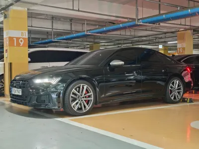 Audi S6 · 2021 год