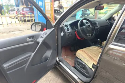 Volkswagen Tiguan 2017, 41000 км, за 53839.75 CNY - фото 16