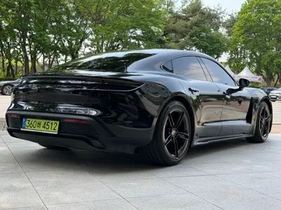 Porsche Taycan 2026, 4700 км, за 211600000 KRW