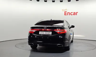 Hyundai Grandeur 2017, 104041 км, за 7500000 KRW
