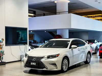 Lexus ES · 2016 год